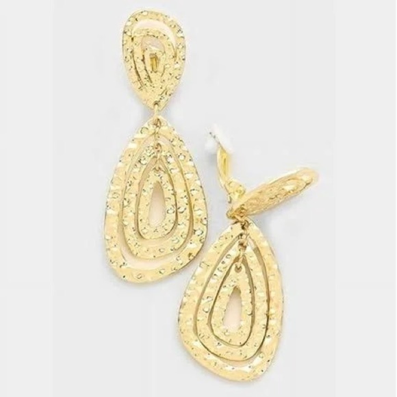 Elegant Gold Drop Earrings (clip on)
(New) - Picture 1 of 3
